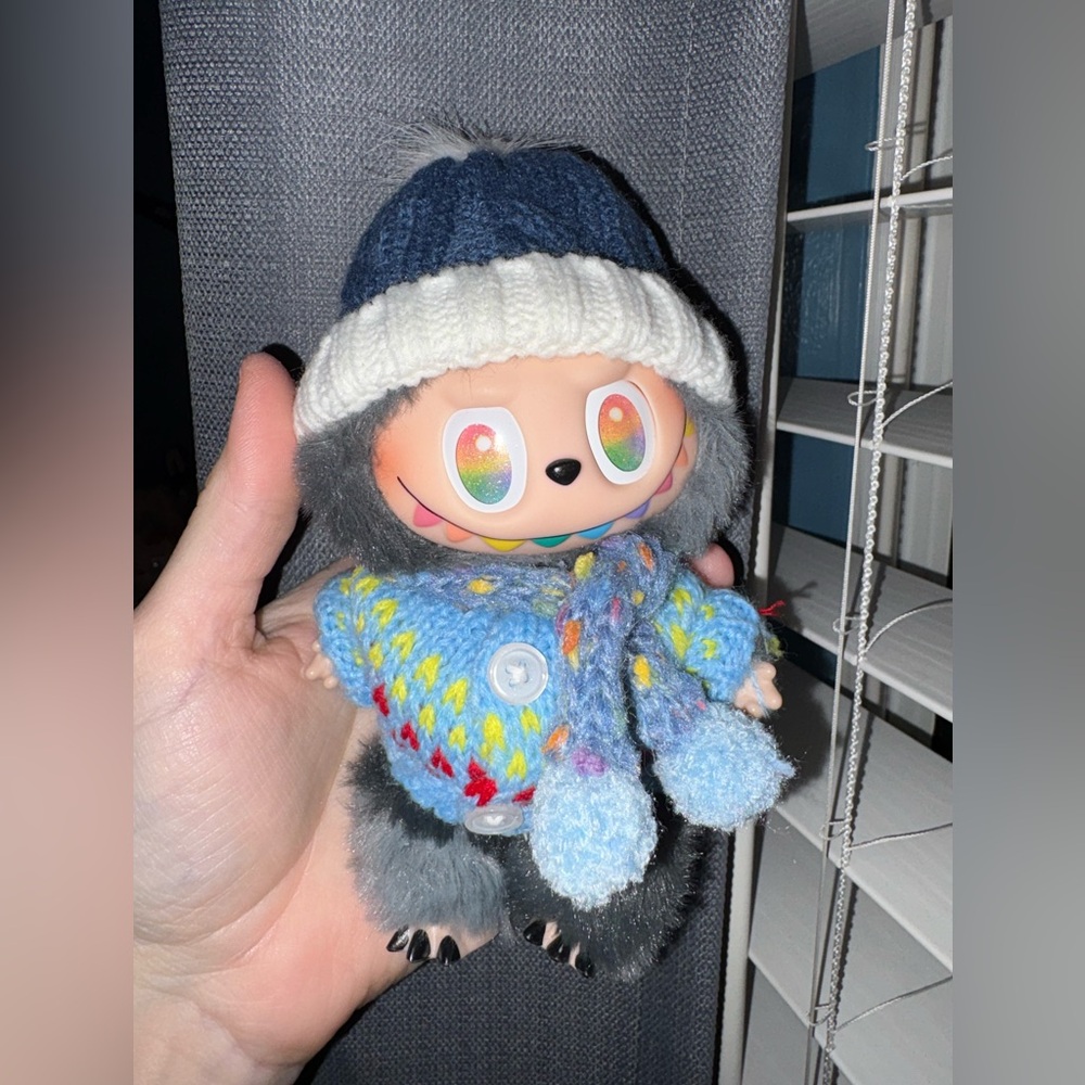 Blue winter outfit for labubu